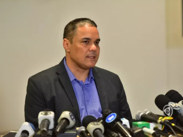 Polícia Federal faz buscas na casa de ex-secretário