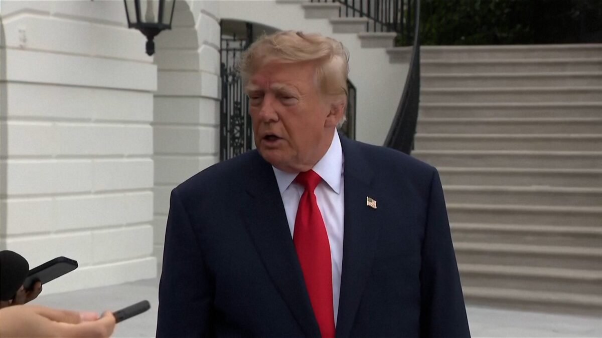 Trump avalia integrar ataques sauditas contra os houthis