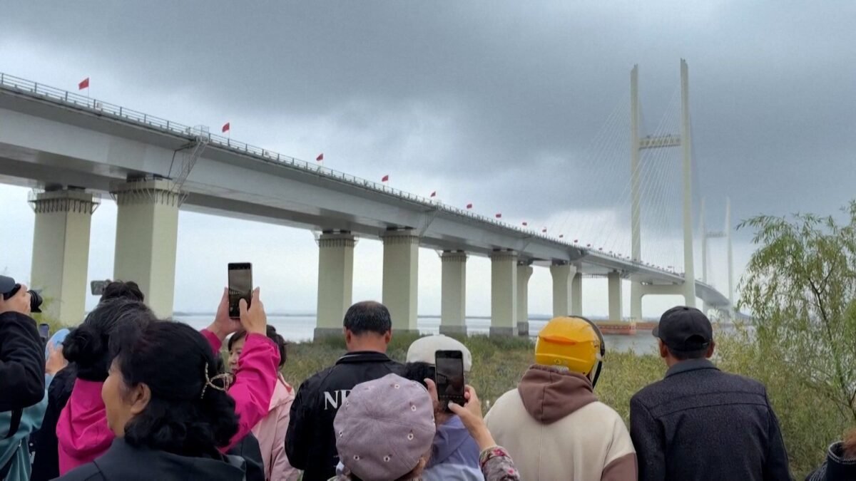Ponte entre China e Coreia do Norte é inaugurada após atraso