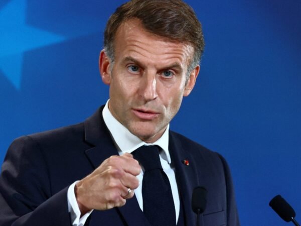 Macron condena violência e depredações na França