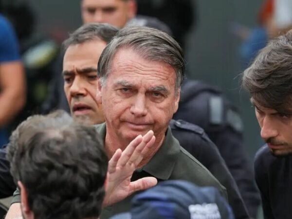 Boletim médico enviado ao STF relata taquicardia em Bolsonaro