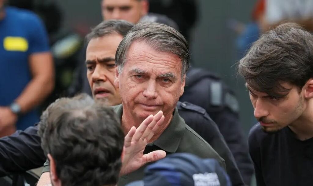 Boletim médico enviado ao STF relata taquicardia em Bolsonaro