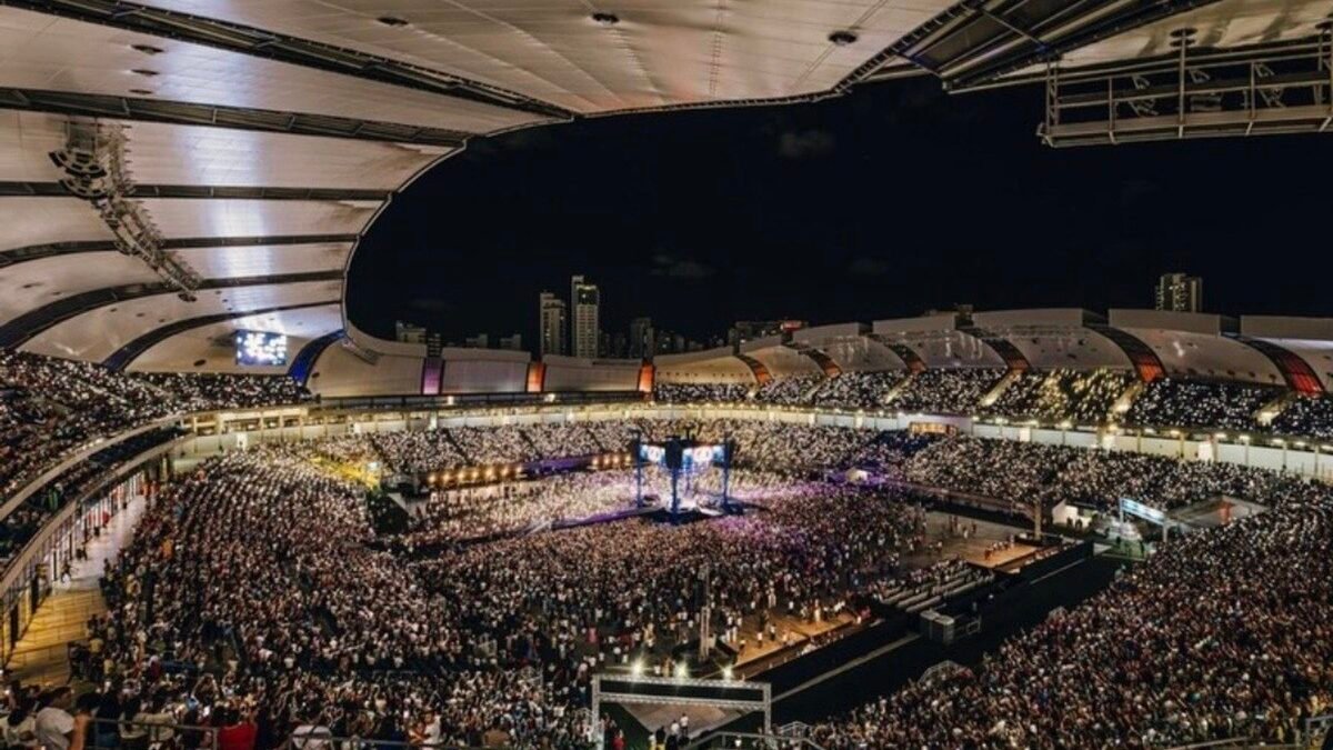 Evento católico reúne 50 mil pessoas em estádio de Natal