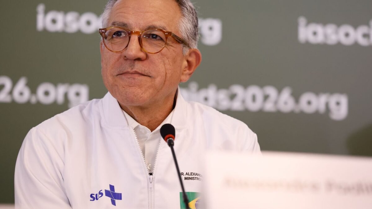 Padilha vai à Justiça contra Veja por fake news envolvendo Lula
