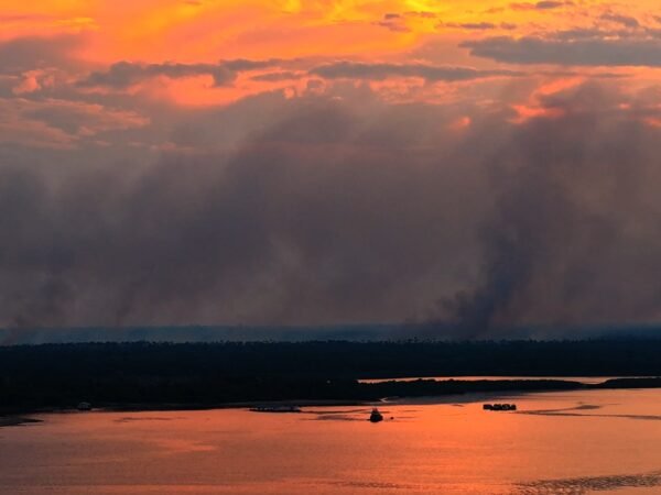 Incêndio em Cacau Pirêra é controlado em 80 por cento