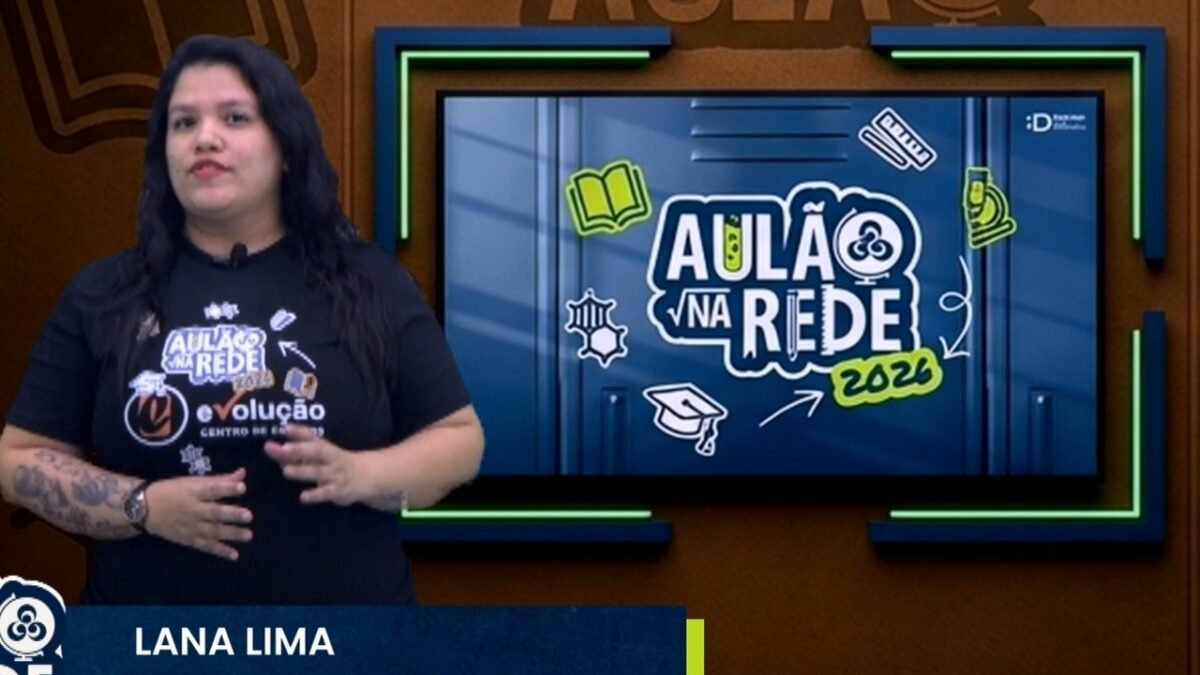 Professora explica Modernismo em projeto preparatório para vestibulares