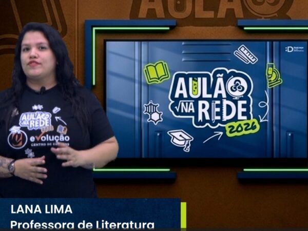 Professora explica Modernismo em projeto preparatório para vestibulares