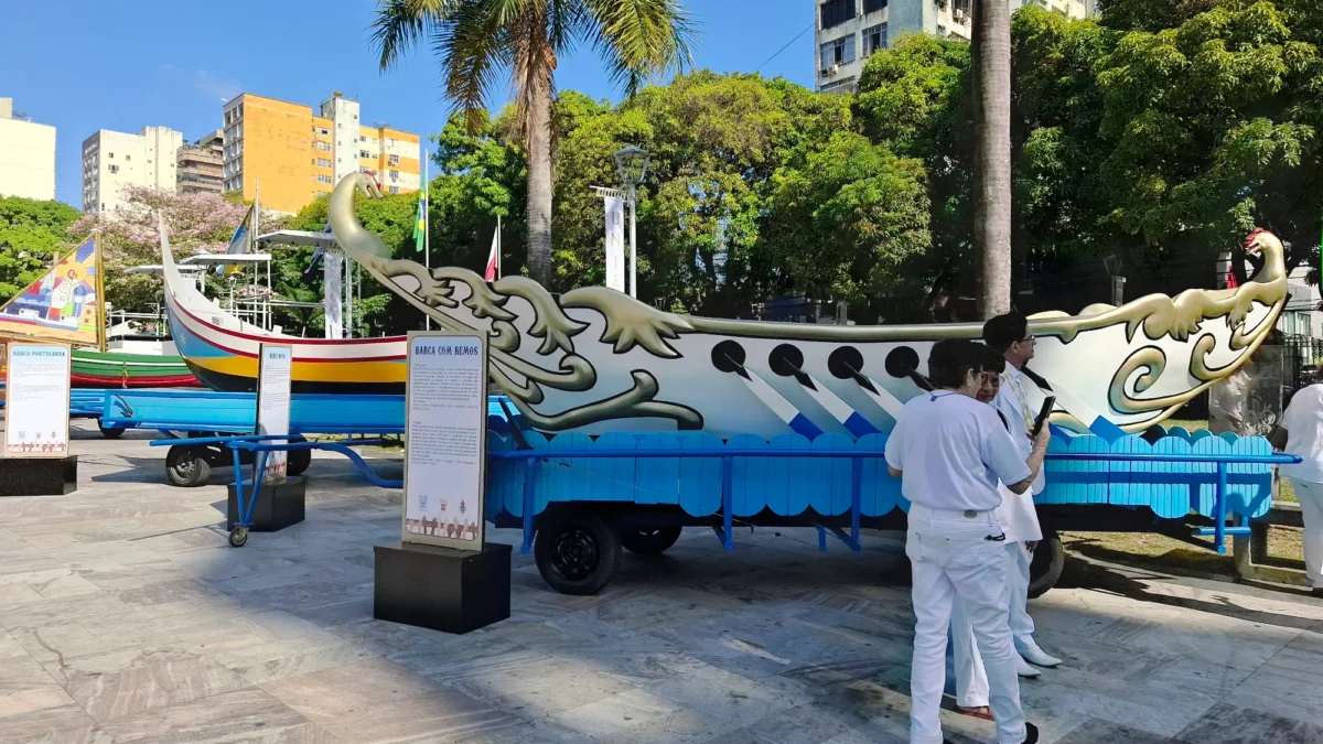 Carros do Círio de Nazaré são expostos em Belém