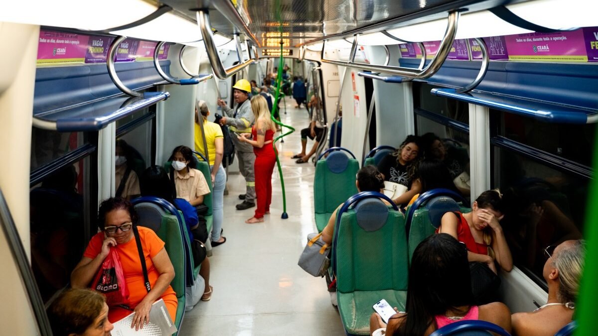 Passageiro desafia norma e se recusa a deixar vagão feminino em metrô