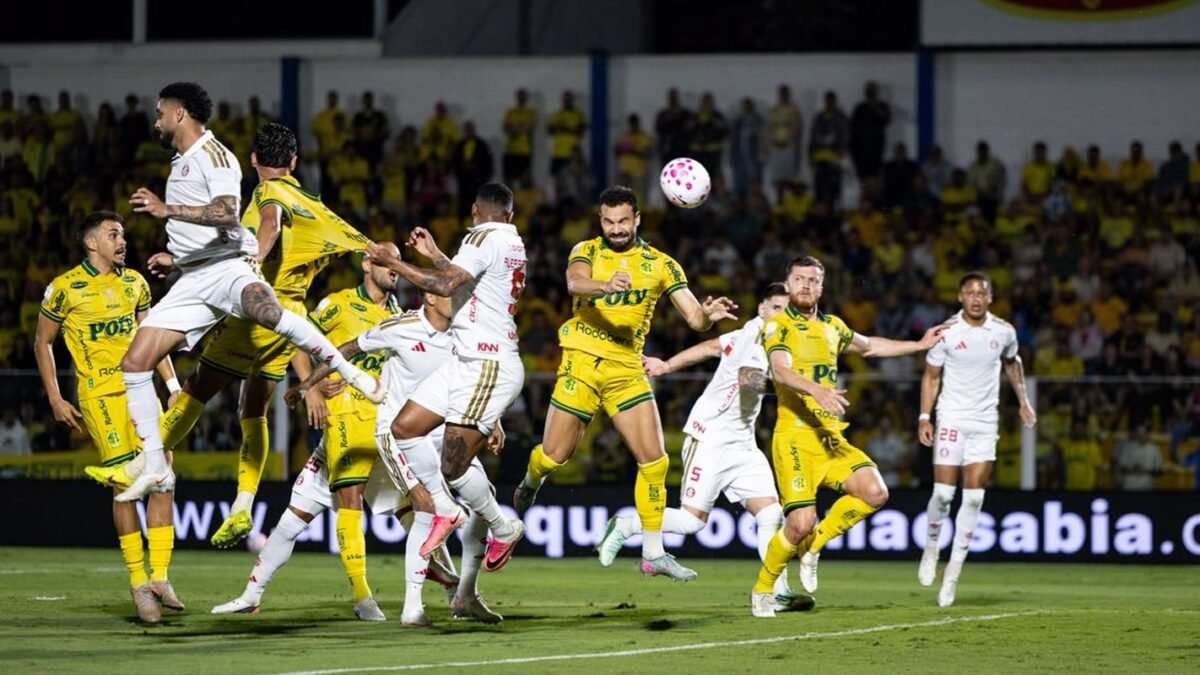 Mirassol derrota o Internacional e complica rival no Brasileirão