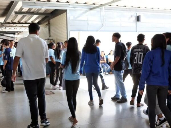 MEC inicia pagamento da sétima parcela do programa Pé-de-Meia