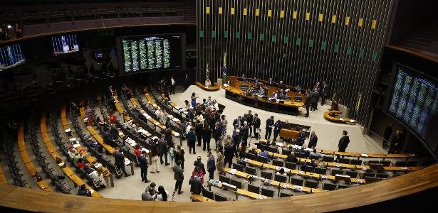 Eleitores votam neste domingo para escolher deputados federais