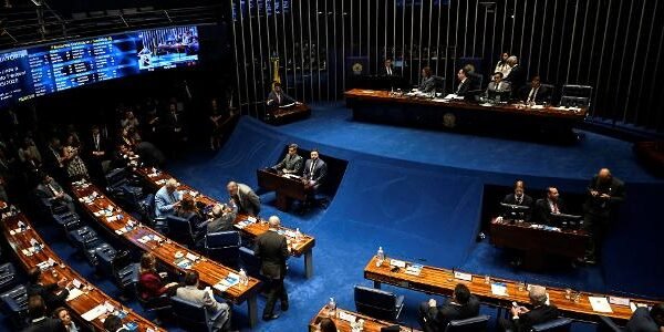 Minas Gerais tem 18 candidatos registrados para o Senado