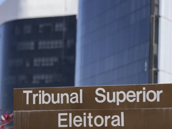 TSE proíbe anúncios de Lula contra Flávio Bolsonaro sobre escala 6×1