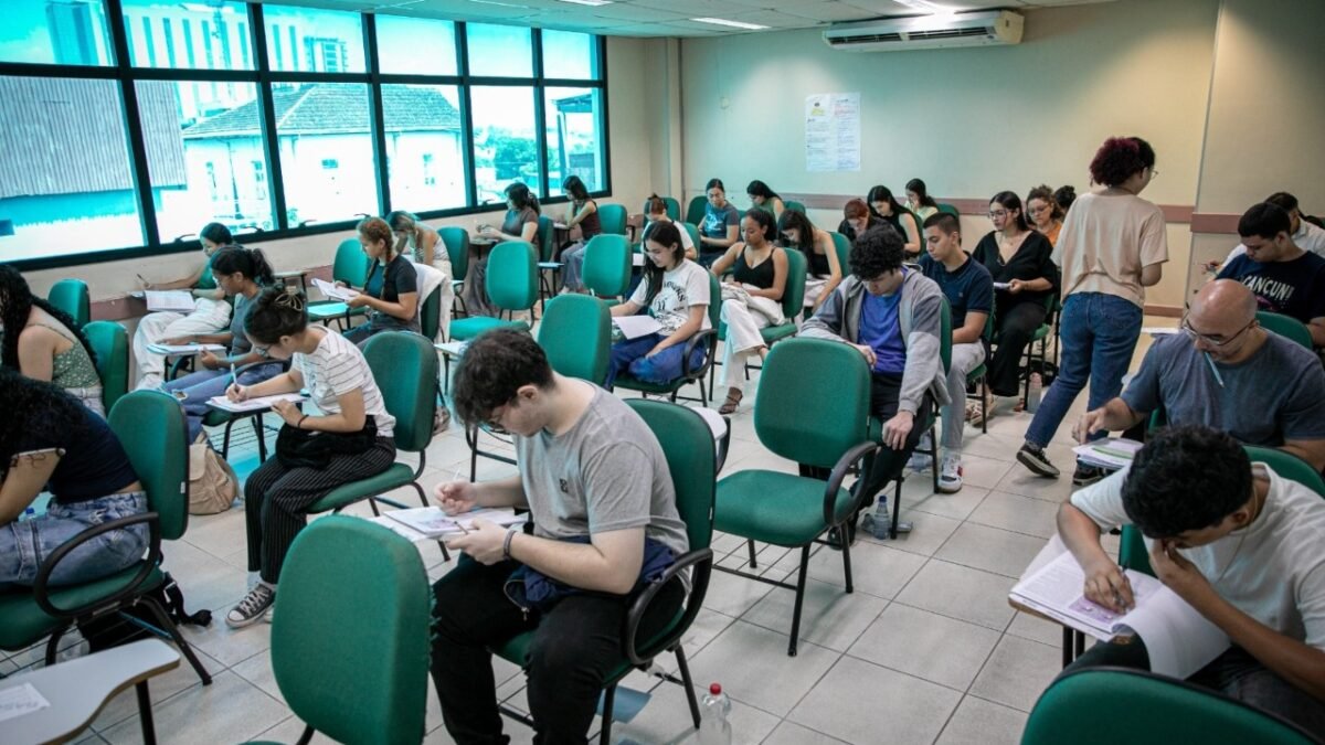 Provas do SIS e Vestibular da UEA começam neste fim de semana no AM