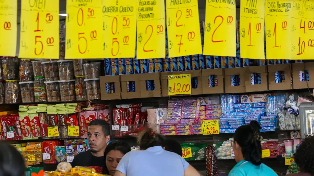 Governo estuda crédito para empresas com fim da escala 6×1