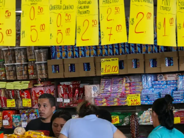 Governo estuda crédito para empresas com fim da escala 6×1