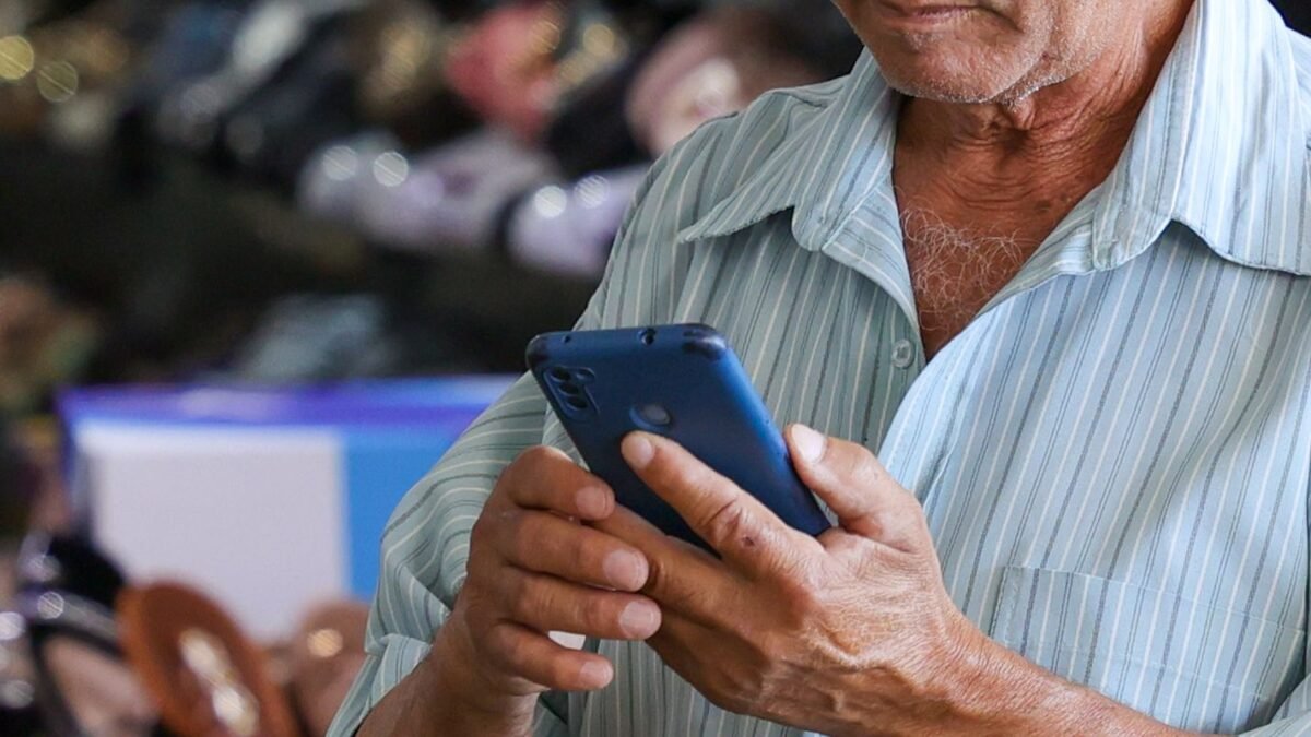 Apenas 1,83% dos alertas de SMS no Brasil trazem dados essenciais