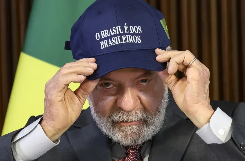Mendonça manda derrubar fake news sobre Lula e bandeira nacional