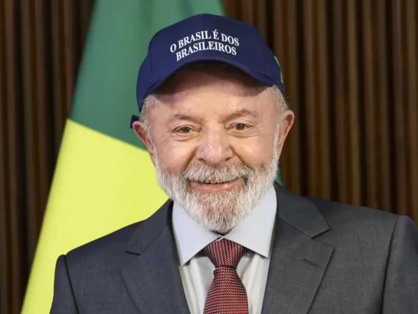 Bolsa Família garante pagamento mínimo de R$ 691 em outubro