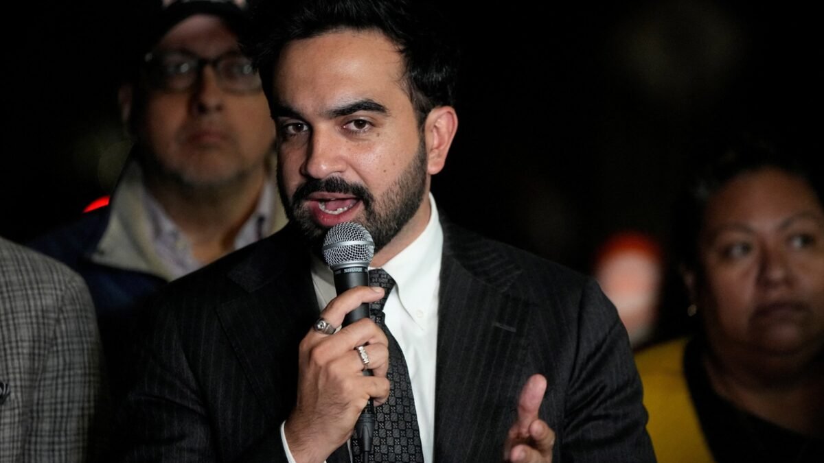 Prefeito de Nova York determina revisão do uso de força policial