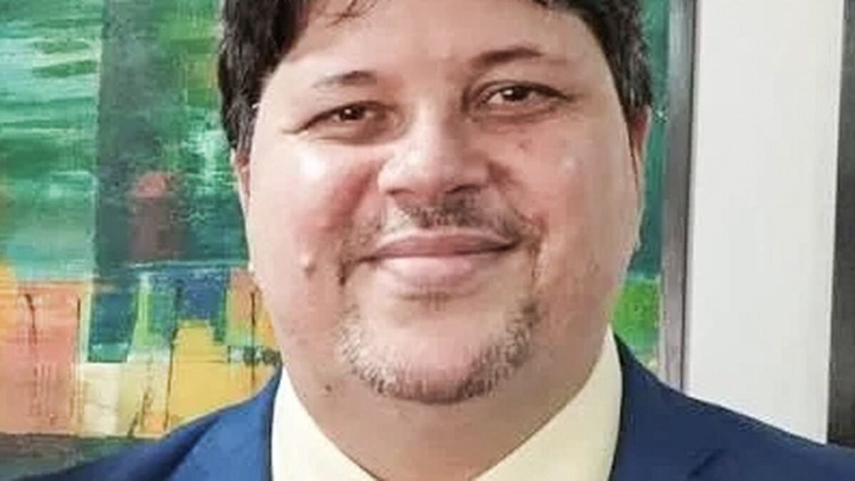 Jornalista brasileiro crítico de Javier Milei é deportado na Argentina