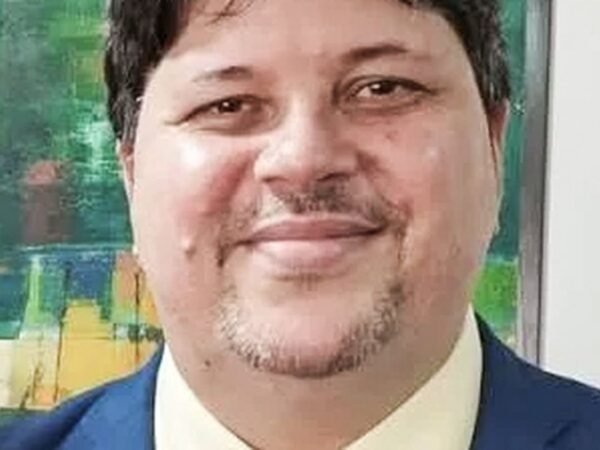Jornalista brasileiro crítico de Javier Milei é deportado na Argentina