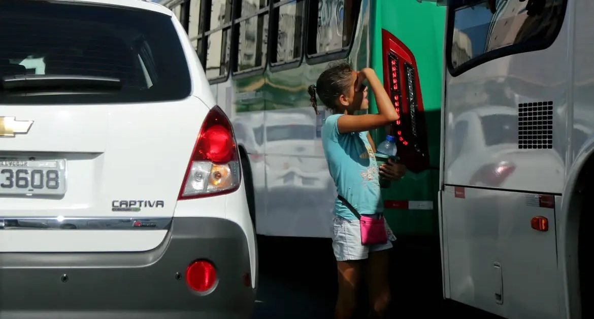 Trabalho infantil no Brasil recua 9,2% em 2025 aponta IBGE