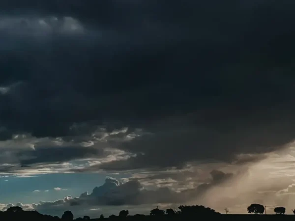Feriado de Nossa Senhora Aparecida tem alerta de tempestades no Brasil