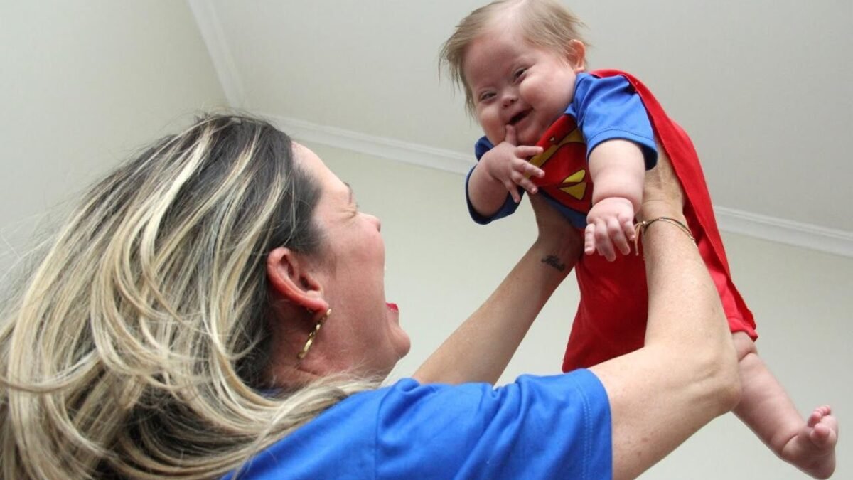 Livro infantil homenageia o garoto conhecido como Super Chico em SP
